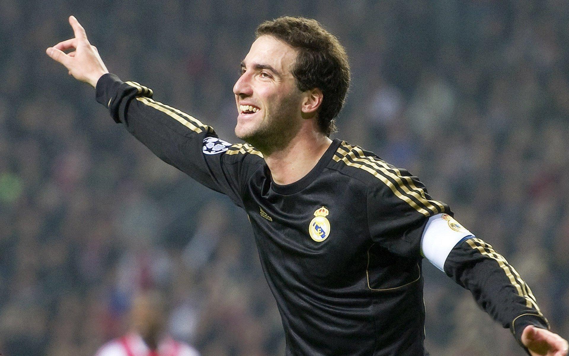 帕帕多普洛斯,主场魔力激活全队 希腊中卫称我们踢出了应有的水平