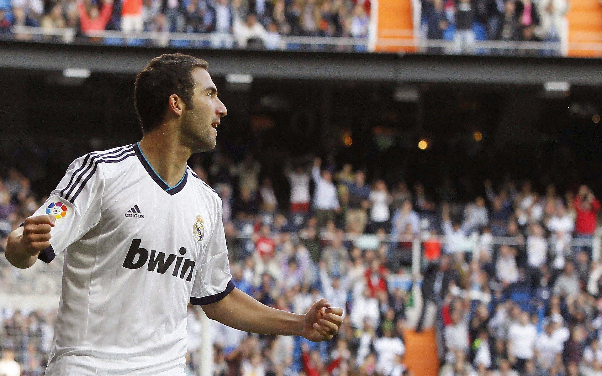 年轻马刺以四胜一负佳绩结束客场征程，团队篮球哲学闪耀联盟